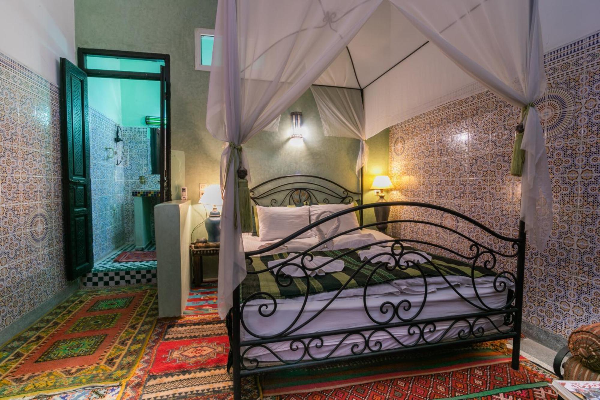 Losra Riad